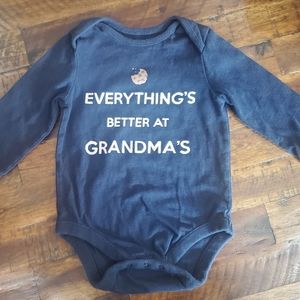 Like new, babyGAP long-sleeved cotton onesie. Size 6-12 months.